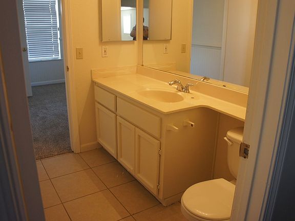 5th image of 710 Heritage Pl