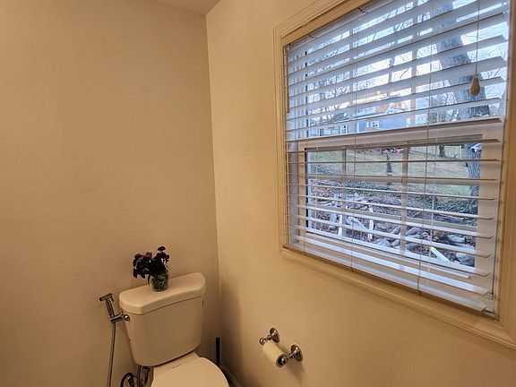 4th image of 2050 Cherri Dr