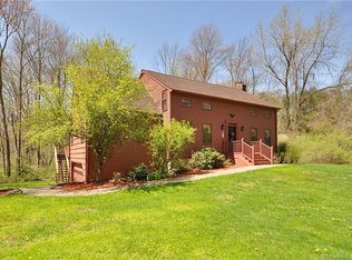 12 Webster Pl, Newtown, CT 06470