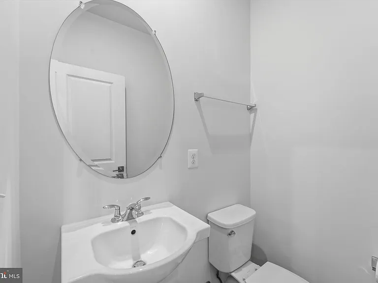 4256 Frost St — Photo 12