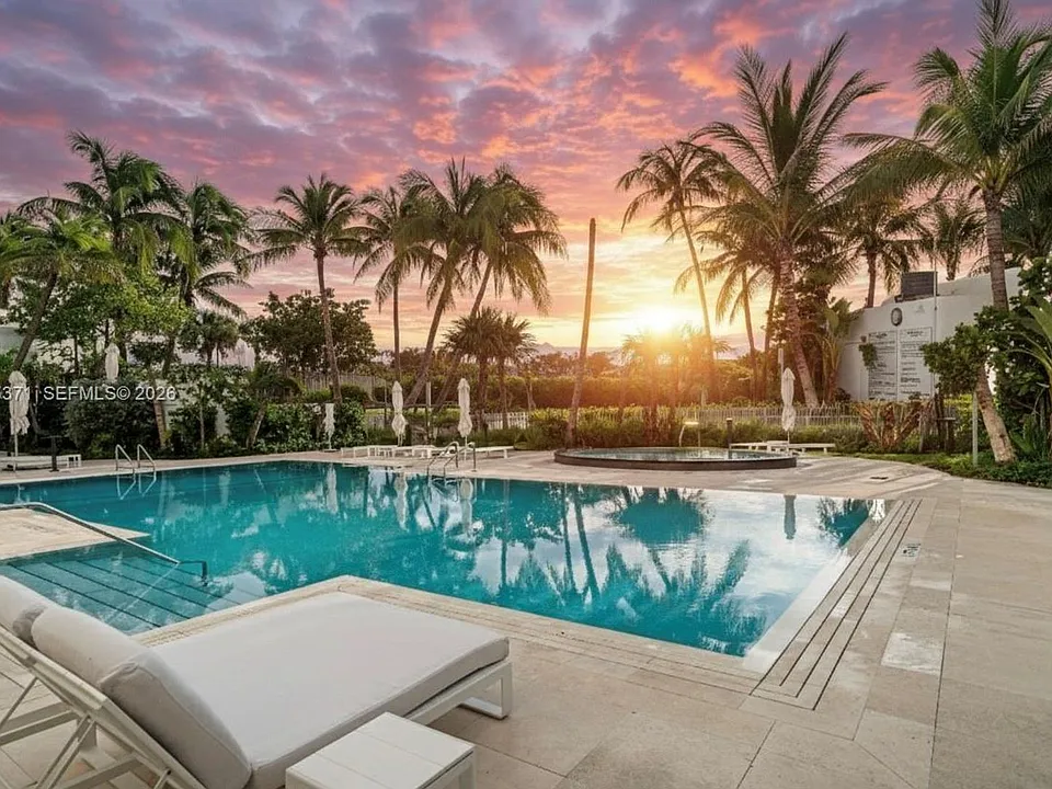 6365 Collins Ave #2901