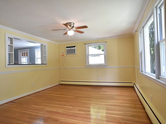 3rd image of 107 Freeman Street Ext