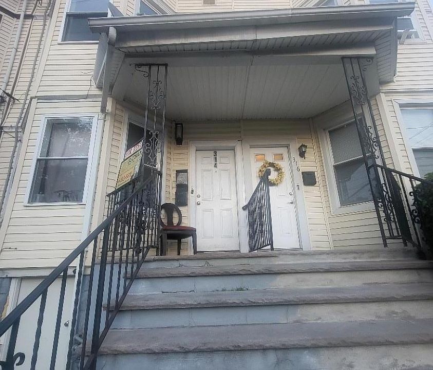1st image of 314 Rosehill Pl