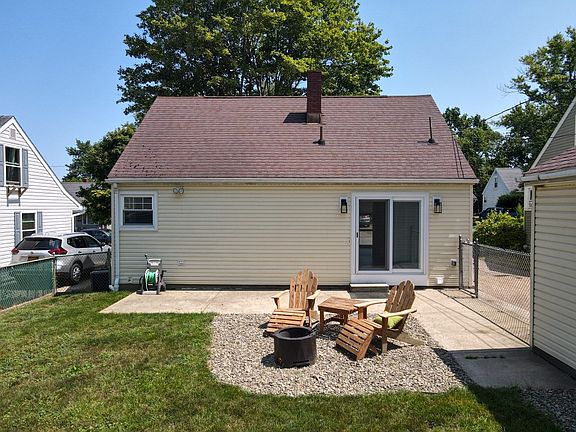 3rd image of 3626 Oakwood St