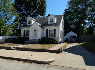 16 Varnum Ave, Pawtucket, RI 02860