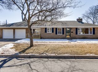 1102 E Illinois St, Wheaton, IL 60187