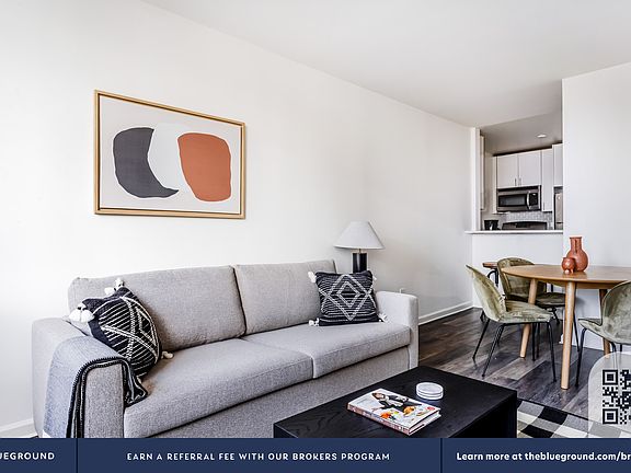 4th image of 520 W 43rd St APT 24F