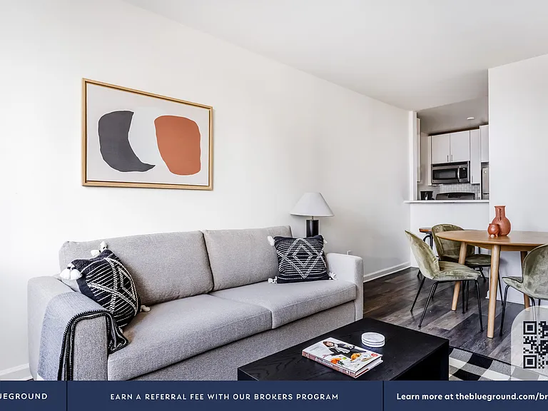 520 W 43rd St #24F — Photo 4