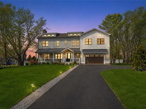 980 Green End Ave, Middletown, RI 02842