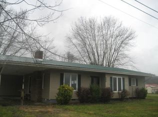 902 Adams Ave, Wurtland, KY 41144