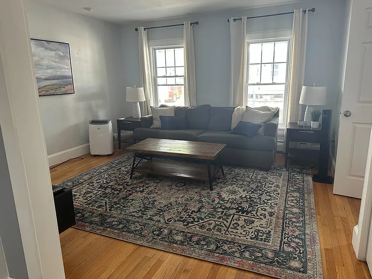 25 Warren St — Photo 5