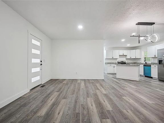 4th image of 148 Old Jacksonville Cir