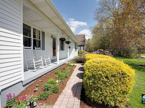 4th image of 15 Brooks Ln