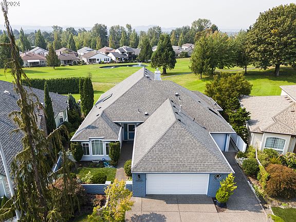 2nd image of 3320 SE Baypoint Dr