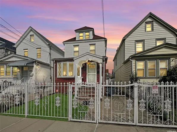 89-09 204th Street, Hollis, NY 11423