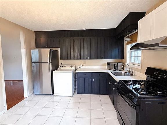 4th image of 131 Metairie Ct #A