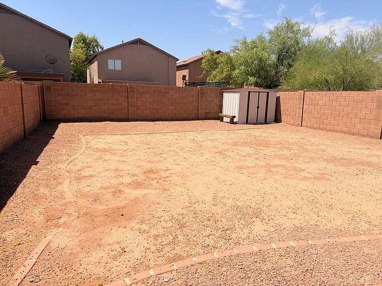 42027 W Hillman Dr — Photo 11