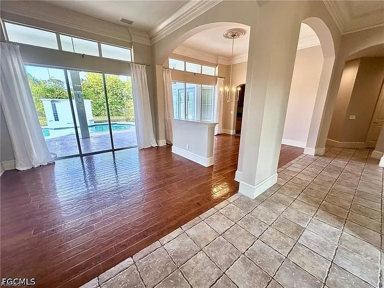 10020 Magnolia Pointe — Photo 8