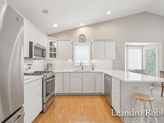 5th image of 2027 Krislin Dr NE #27