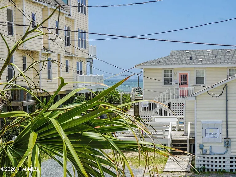 305 N Shore Dr — Photo 18