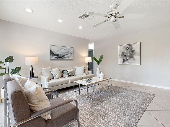 4th image of 130 W Arch Dr