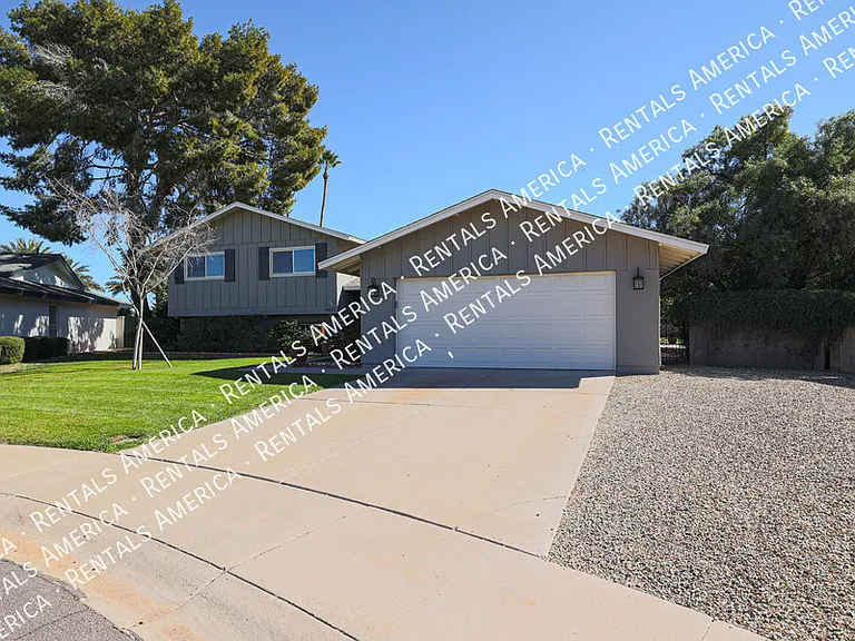 8613 E Clarendon Ave — Photo 1