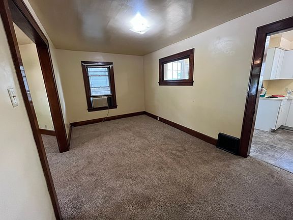 4th image of 1427 S Linden Ave