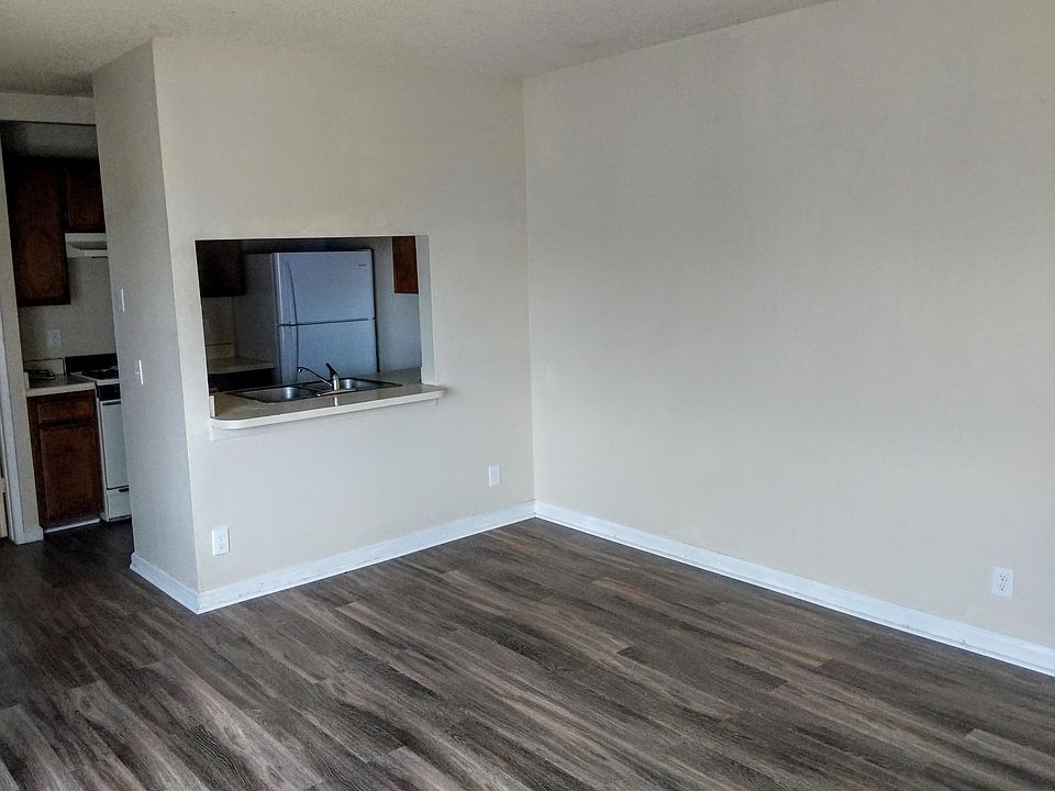 1st image of 3781 Marlborough Ave #8