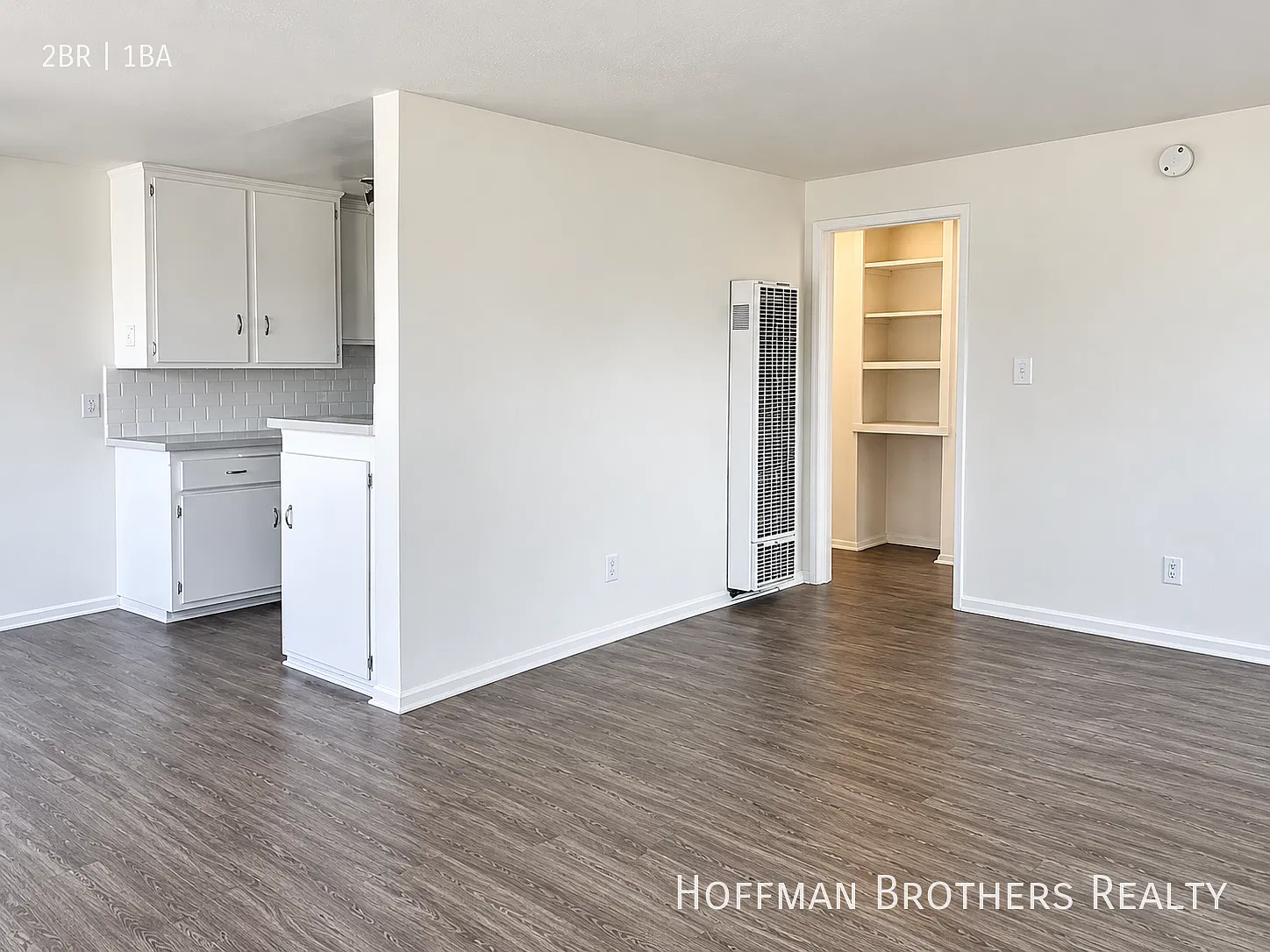 2br With Brand-New Hardwood Floors, Remodeled Kitchen, Parking Included & Pool! — Photo 1