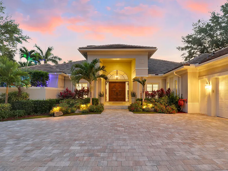 18808 SE Windward Island Ln — Photo 3