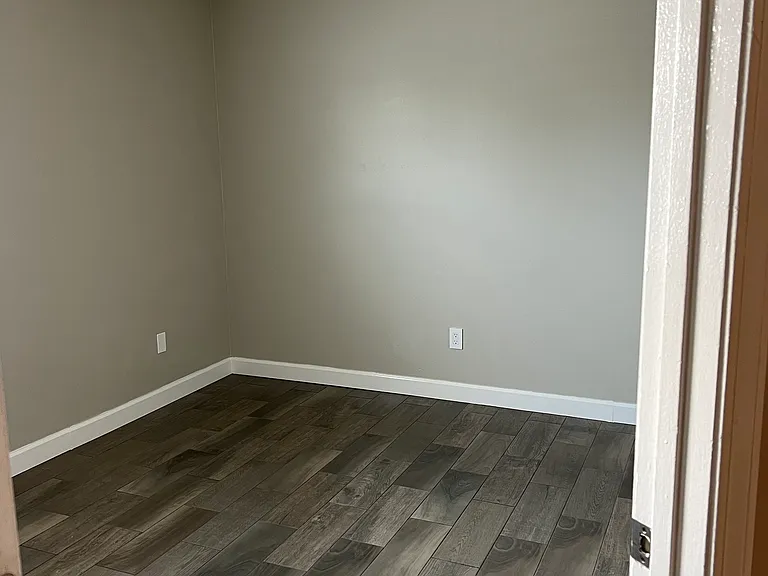 8315 Elizabeth Ave — Photo 8