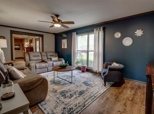 909 Saturn Springs Rd, Garland, TX 75041