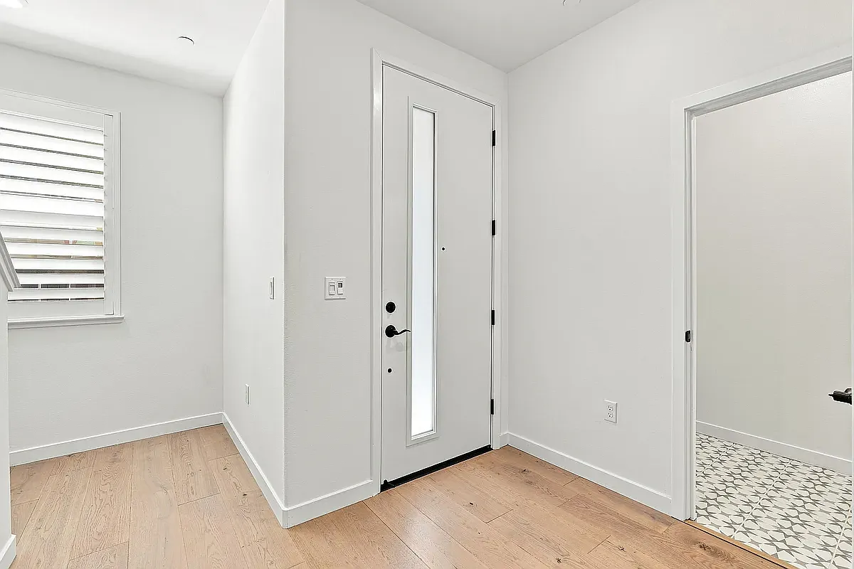 3 bed, 2.5 bath, 1536 sqft, $5,500 — Photo 2