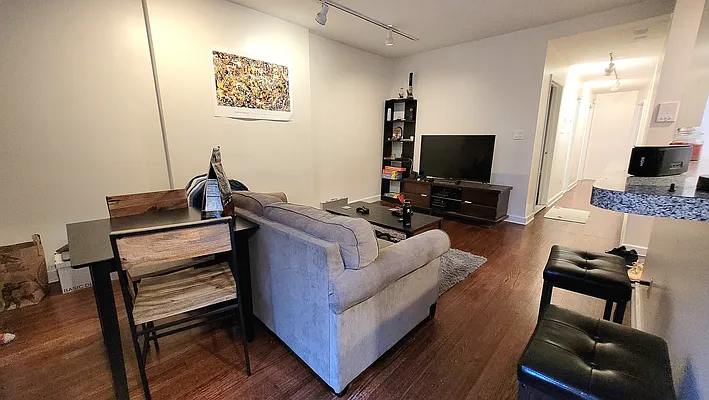 Rented by R New York | media 2