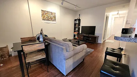 Rented by R New York