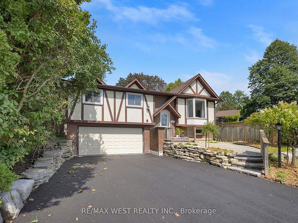 1st image of 4 Flemington Ct