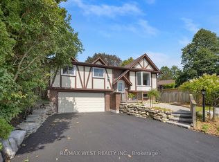 4 Flemington Ct, Whitby, ON L1N 5X2