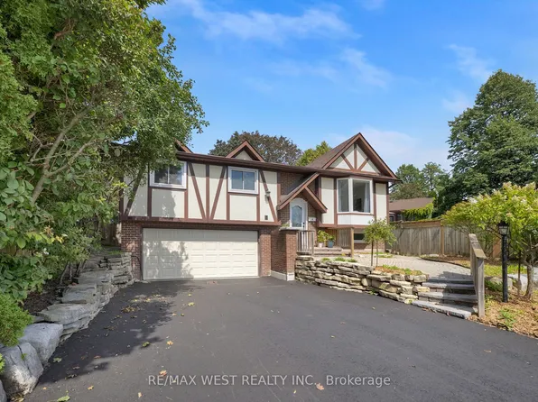 4 Flemington Ct, Whitby, ON L1N 5X2