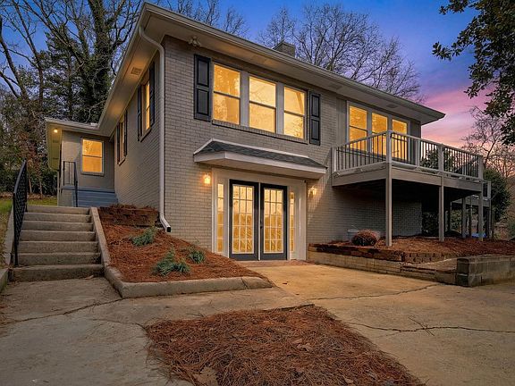 3rd image of 1111 Calhoun Pl