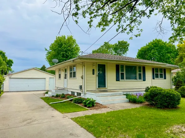 160 Bel Aire Dr, Waukee, IA 50263