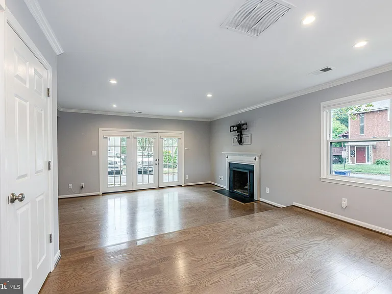 4116 Washington Blvd — Photo 8