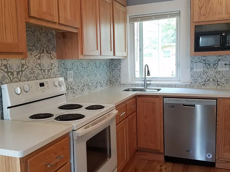 26 Bay St — Photo 10