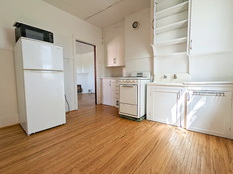 9711 104th St NW — Photo 5
