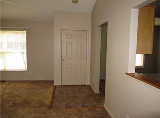 211 Twin Pines Ct, Rochester, NY 14616