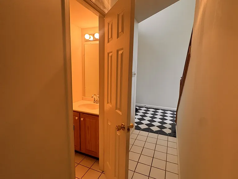 4282 Wimbledon Dr — Photo 12
