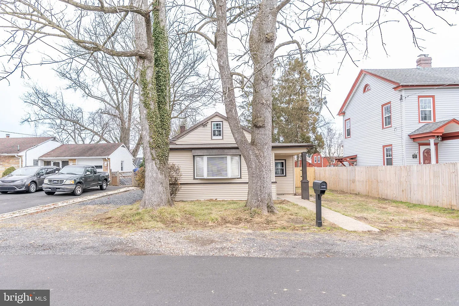 1061 Tennis Ave photo 1
