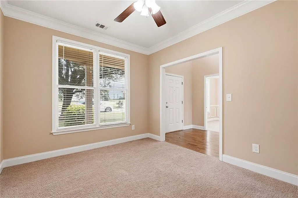 5 bed, 3.0 bath, 3152 sqft, $2,800 — Photo 3