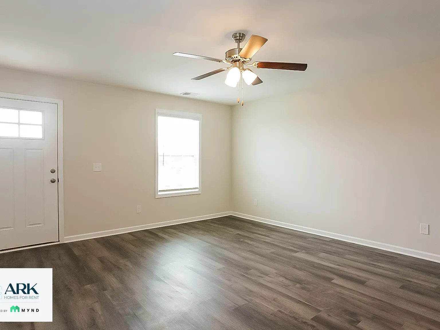 3 bed, 2.0 bath, 1300 sqft, $1,797 — Photo 2
