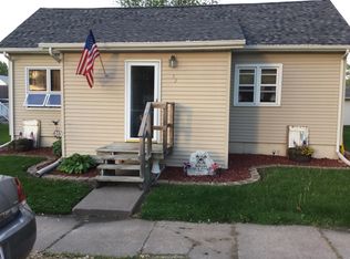 32 S Merrill St, Preston, IA 52069