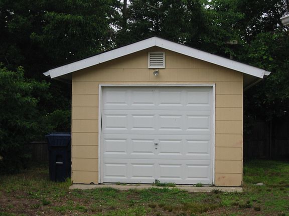 2nd image of 213 Falcon Dr